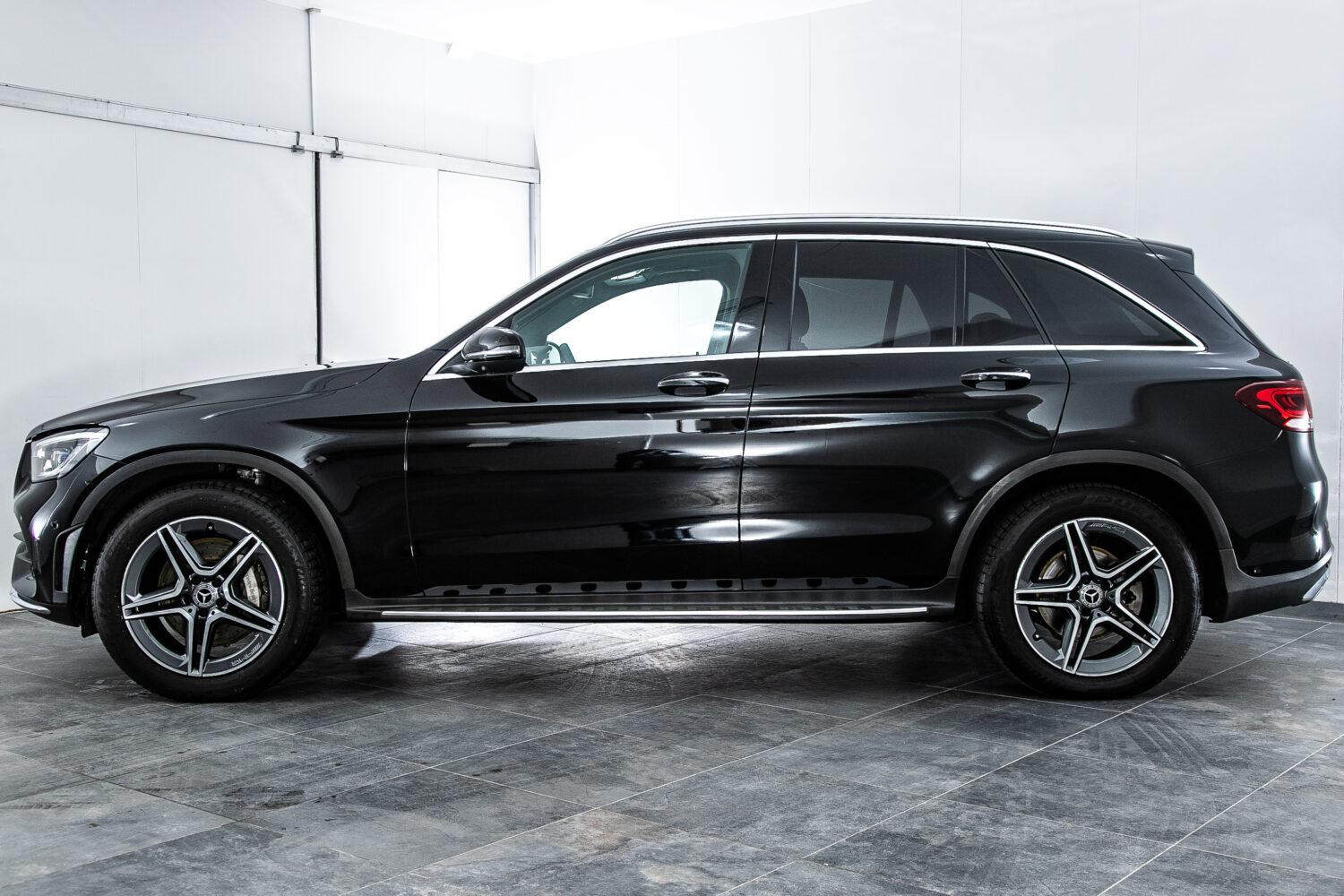 GLC220d 4マチックAMGライン
