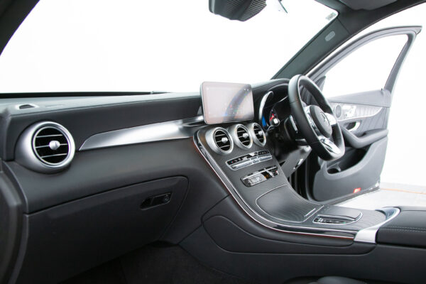 GLC220d 4マチックAMGライン