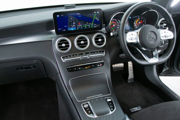 GLC220d 4マチックAMGライン