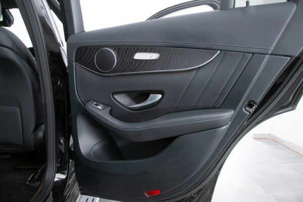 GLC220d 4マチックAMGライン
