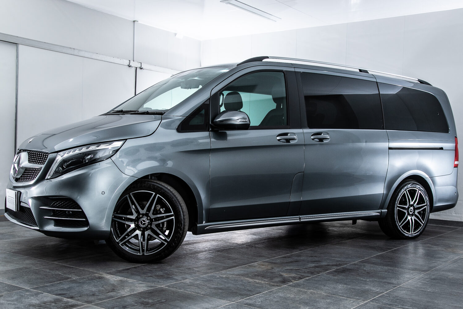 V220d EXCLUSIVEロング プラチナSUITE