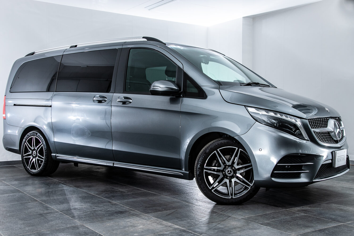 V220d EXCLUSIVEロング プラチナSUITE