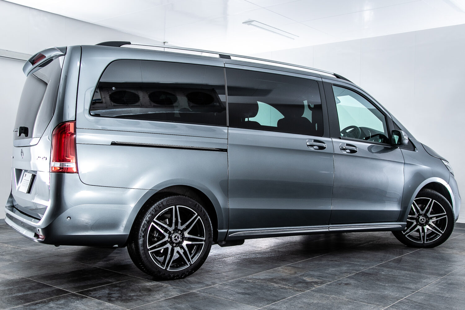 V220d EXCLUSIVEロング プラチナSUITE