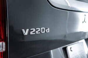 V220d EXCLUSIVEロング プラチナSUITE