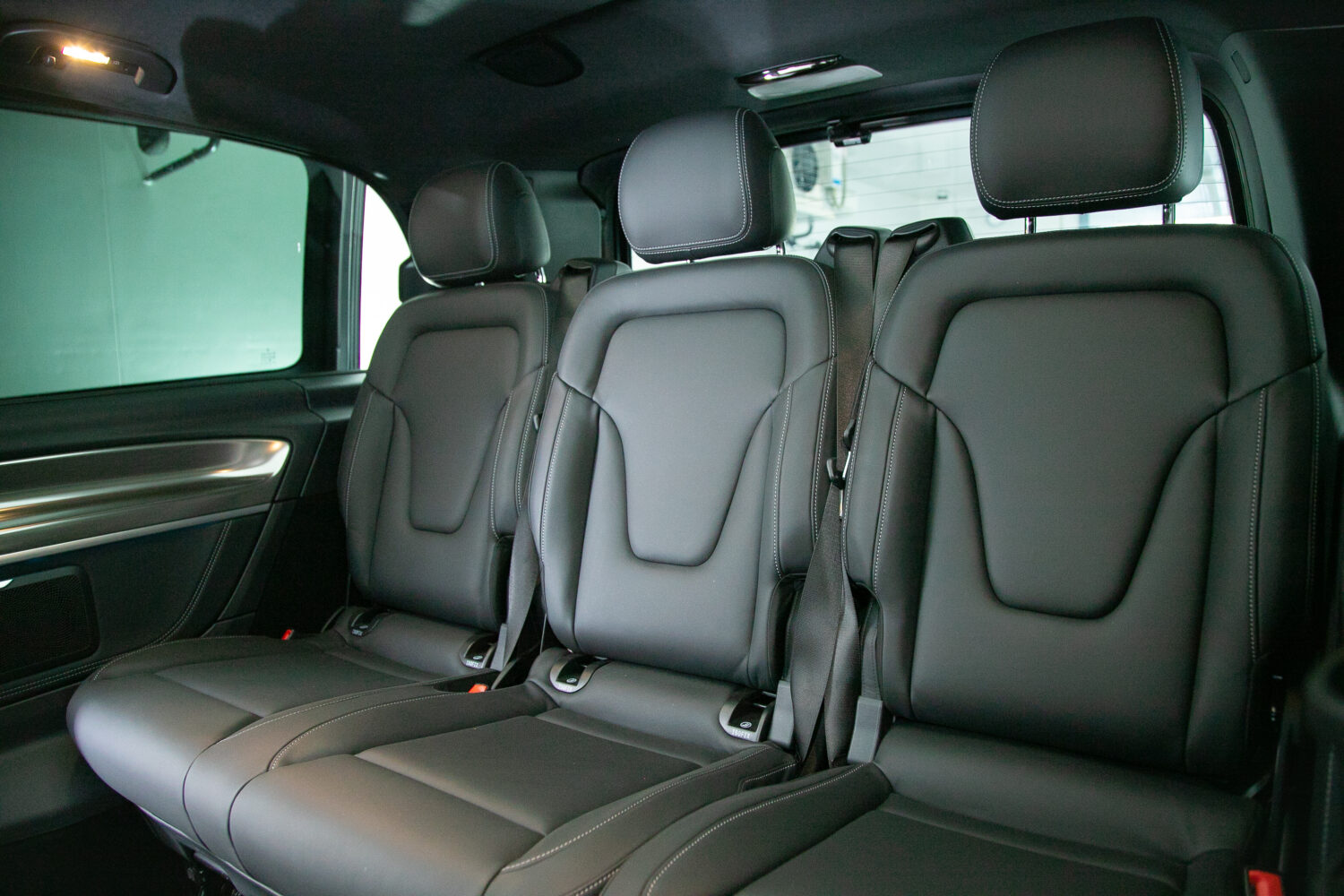 V220d EXCLUSIVEロング プラチナSUITE
