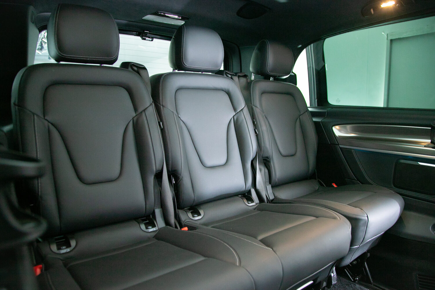 V220d EXCLUSIVEロング プラチナSUITE
