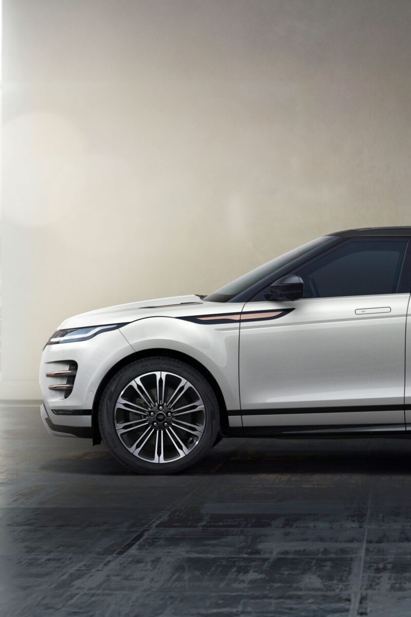 限定240台　レンジローバー・イヴォーク PHEV キュレーテッドエディション　