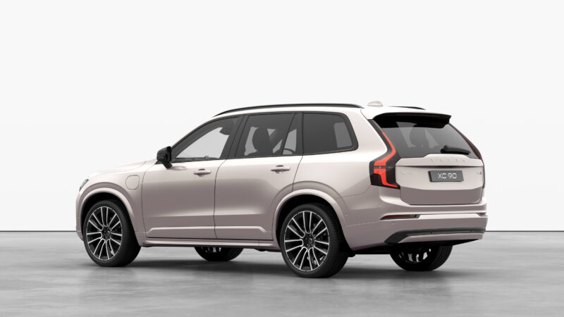 最新EVと共通する要素を反映　ボルボXC90　自信に満ちた外観をさらに強調