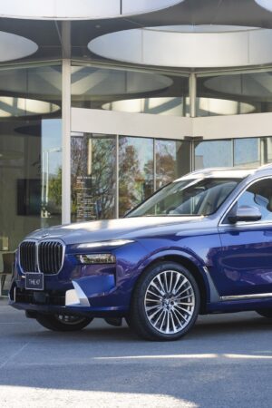BMW X7 錦ラウンジ　日本の伝統工芸を惜しみなく施したコンセプト・モデル