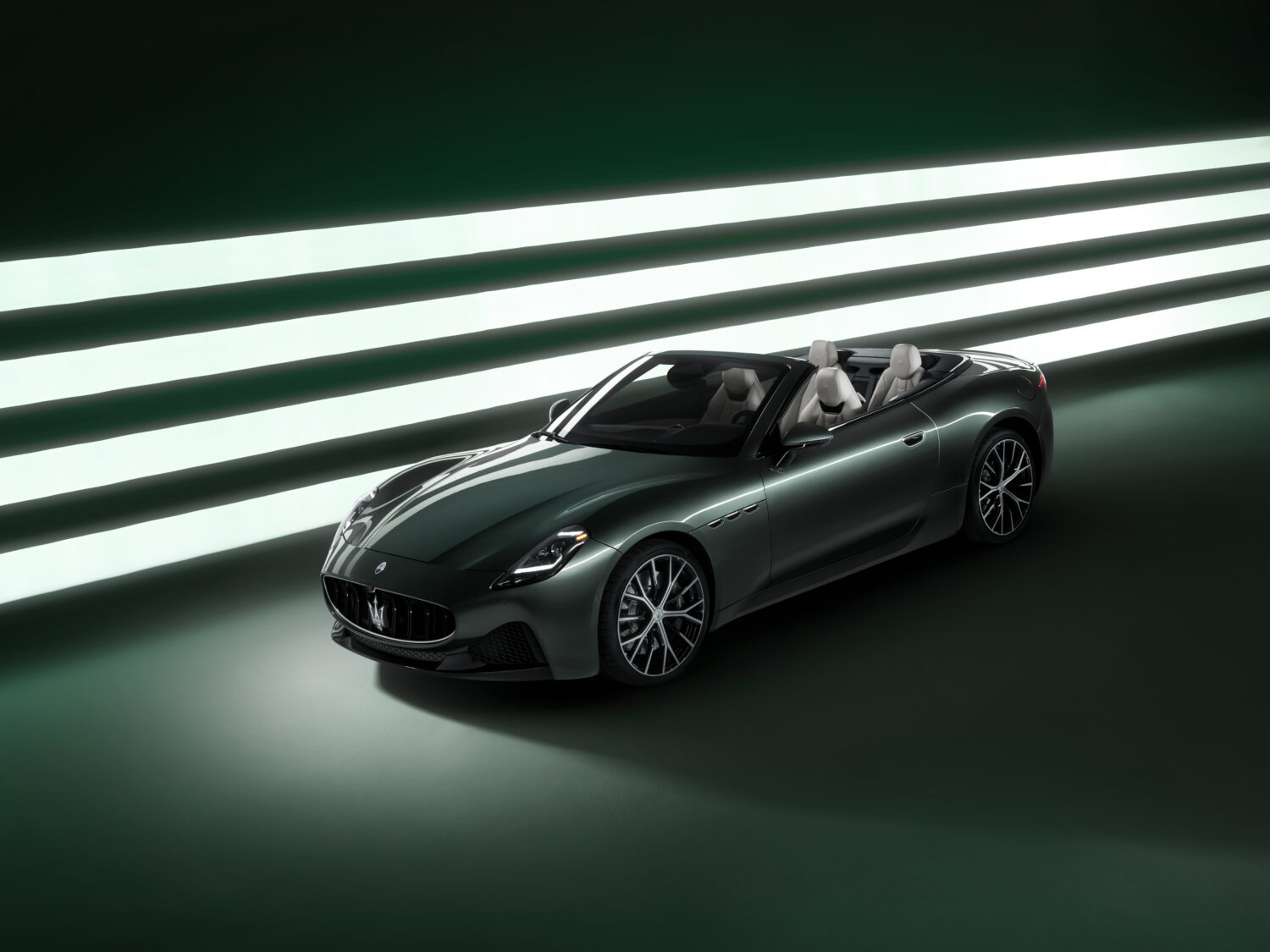 マセラティ・グラントゥーリズモ/グランカブリオ　特別仕様車公開と490ps仕様