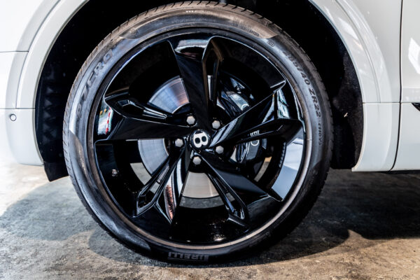 ベンテイガ 6.0 4WD