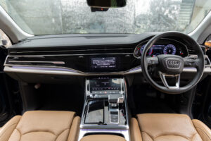 Q8 55TFSIクワトロ デビューパッケージ ラグジュアリー 4WD