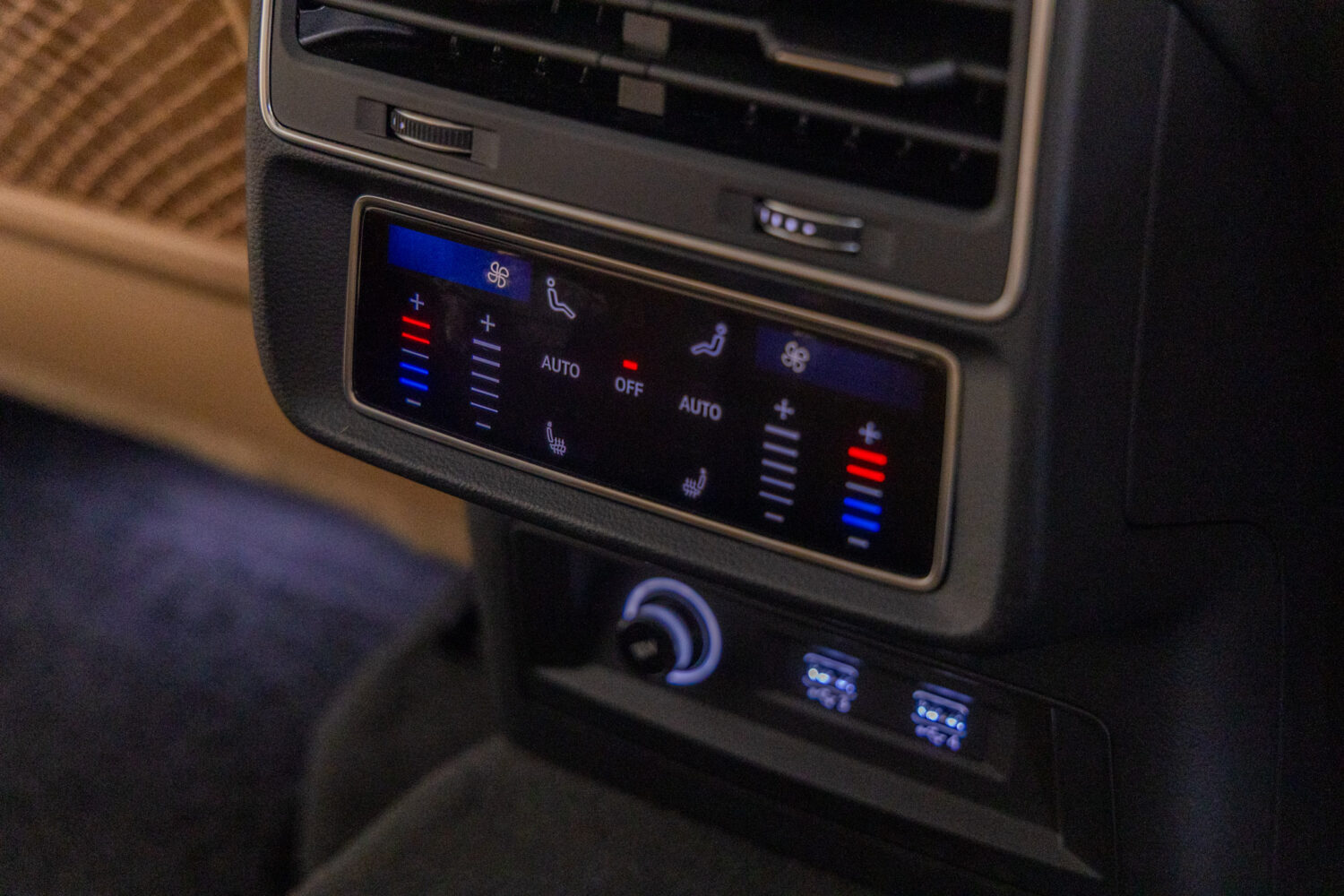 Q8 55TFSIクワトロ デビューパッケージ ラグジュアリー 4WD