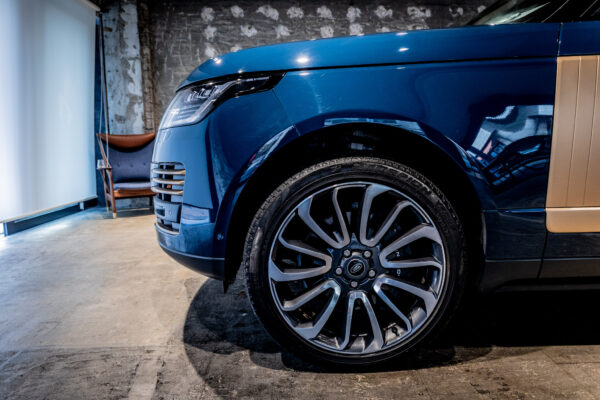 レンジローバー SVゴールデンエディション 4WD