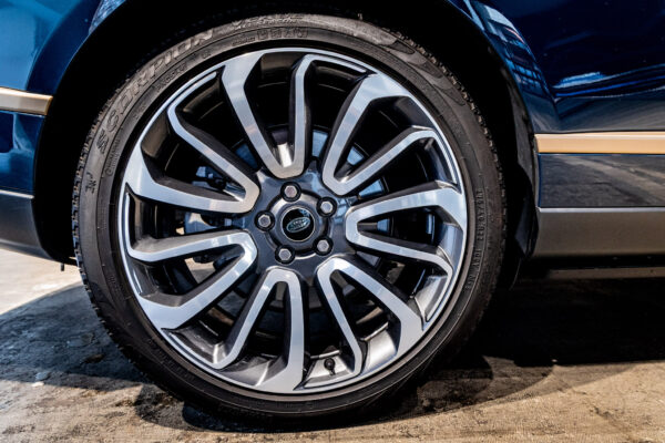 レンジローバー SVゴールデンエディション 4WD