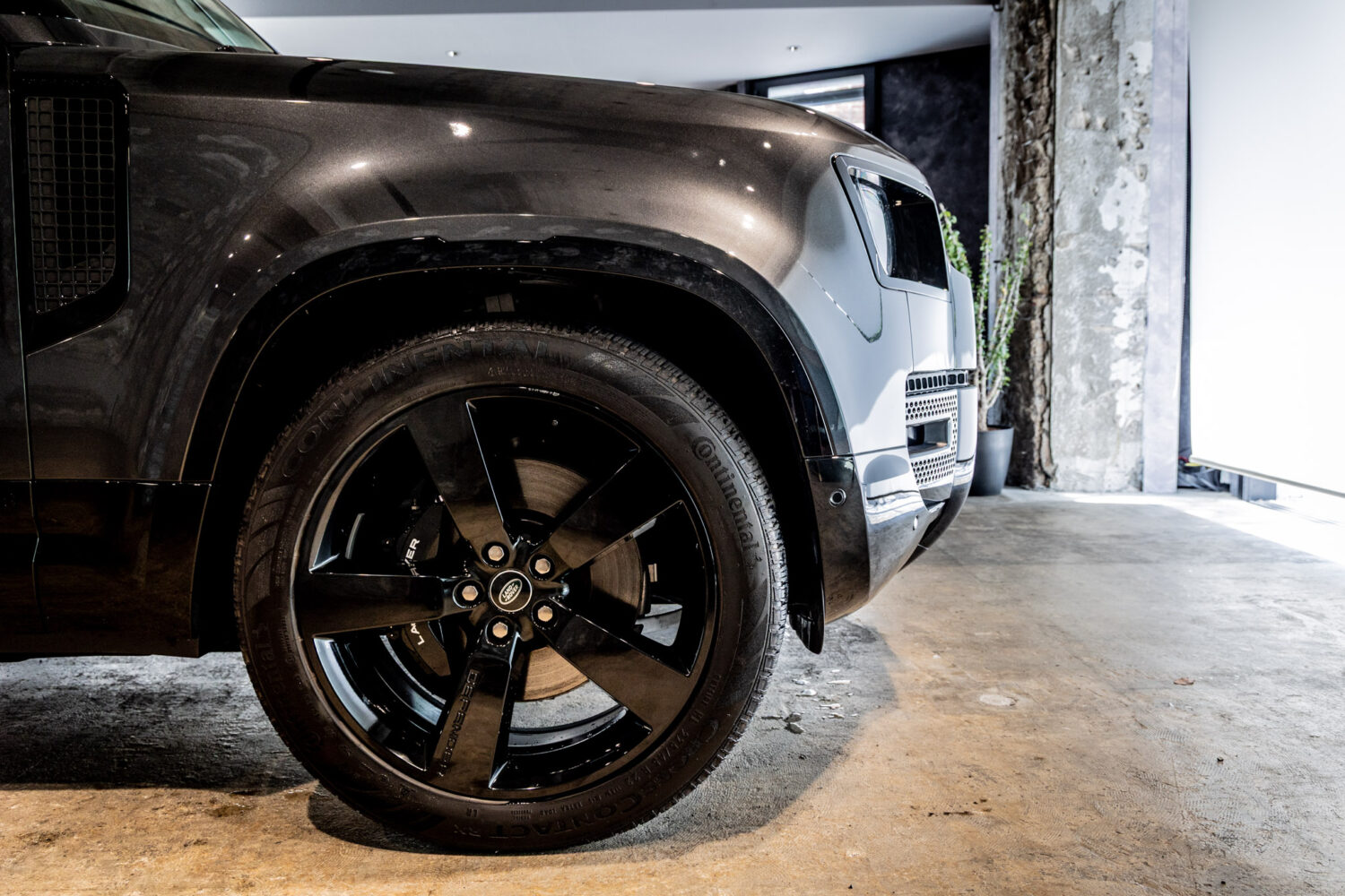 ディフェンダー 110 V8 5.0L P525 4WD