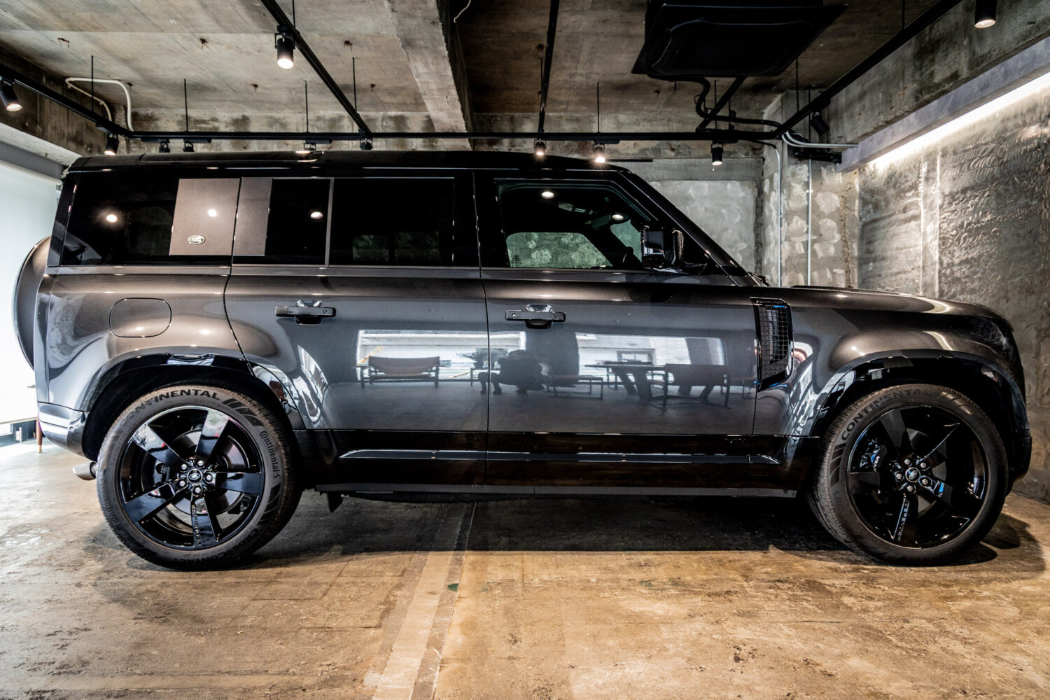 ディフェンダー 110 V8 5.0L P525 4WD