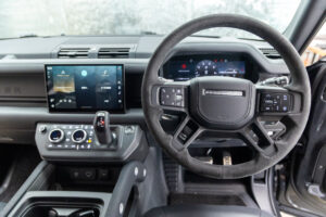 ディフェンダー 110 V8 5.0L P525 4WD
