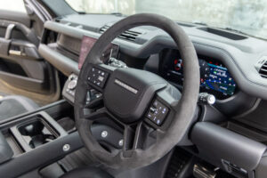 ディフェンダー 110 V8 5.0L P525 4WD