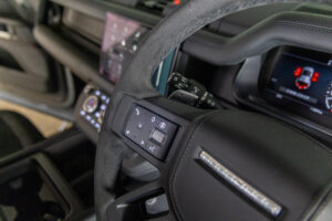 ディフェンダー 110 V8 5.0L P525 4WD