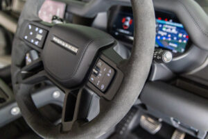 ディフェンダー 110 V8 5.0L P525 4WD
