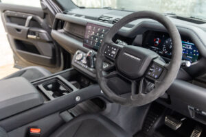 ディフェンダー 110 V8 5.0L P525 4WD