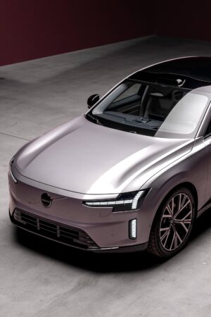 新型EV登場　ボルボES90　快適性もスペースにも妥協が存在しない、万能な一台