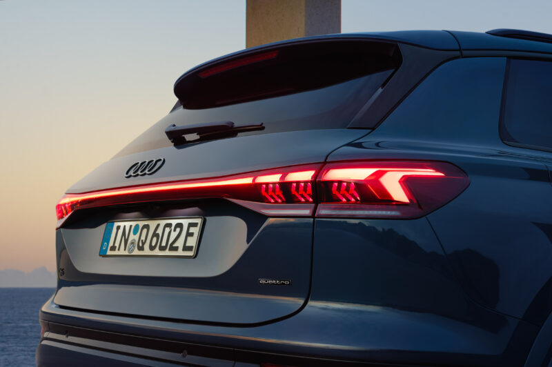 アウディQ6/SQ6 eトロン　ポルシェと共同開発のBEVプラットフォーム採用