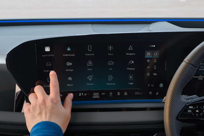 アウディQ6/SQ6 eトロン　ポルシェと共同開発のBEVプラットフォーム採用