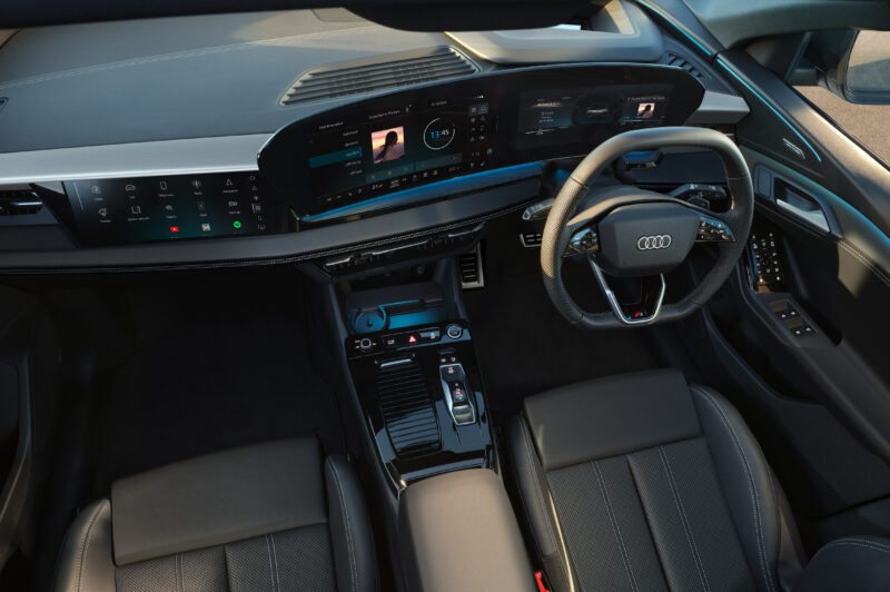 アウディQ6/SQ6 eトロン　ポルシェと共同開発のBEVプラットフォーム採用