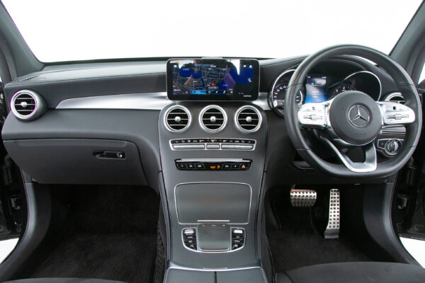 GLC220d 4マチックAMGライン
