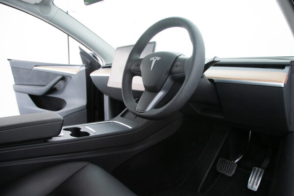 モデルY ロングレンジ 4WD