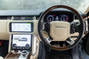 レンジローバー ヴォーグ(ディーゼル258PS) 4WD