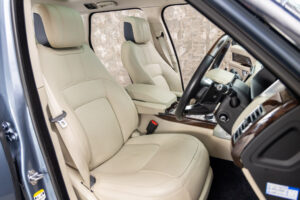 レンジローバー ヴォーグ(ディーゼル258PS) 4WD