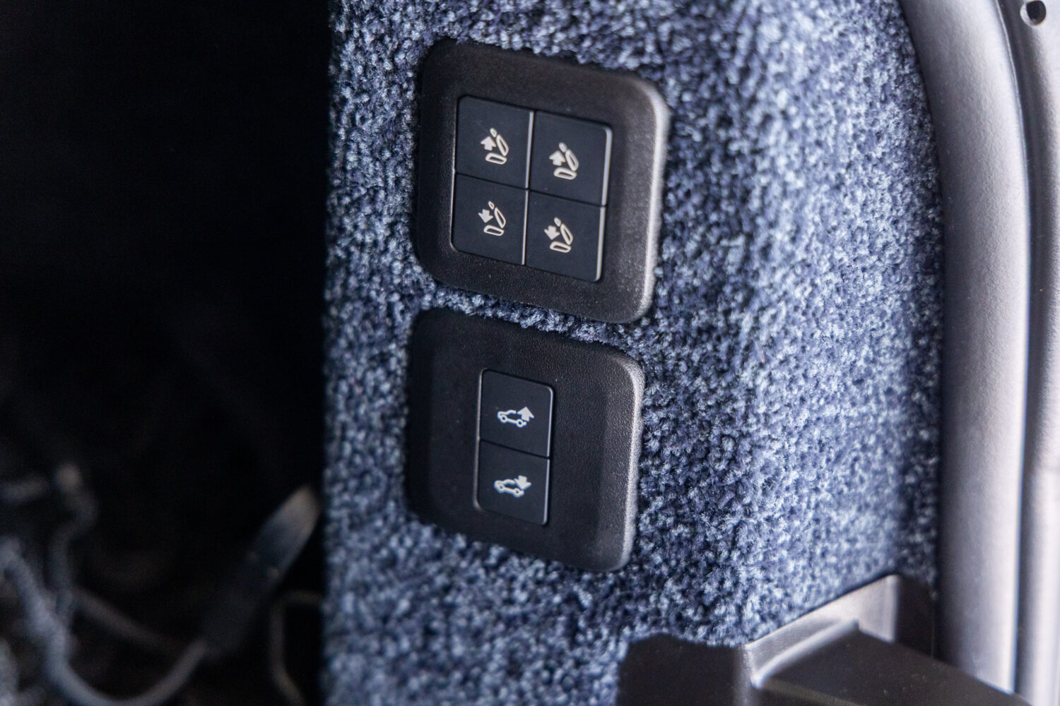レンジローバー ヴォーグ(ディーゼル258PS) 4WD