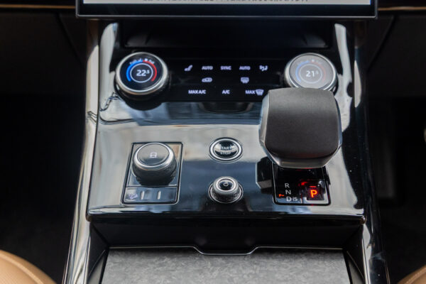 レンジローバースポーツ オートバイオグラフィ3.0L D300 4WD