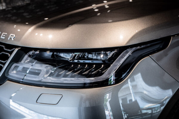 レンジローバースポーツ HSE(ディーゼル300PS) 4WD