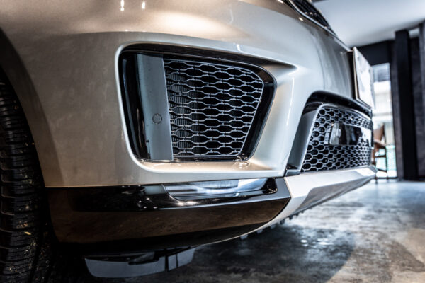 レンジローバースポーツ HSE(ディーゼル300PS) 4WD