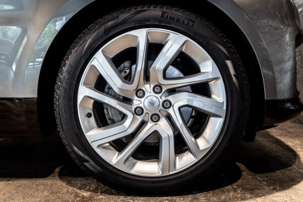 レンジローバースポーツ HSE(ディーゼル300PS) 4WD