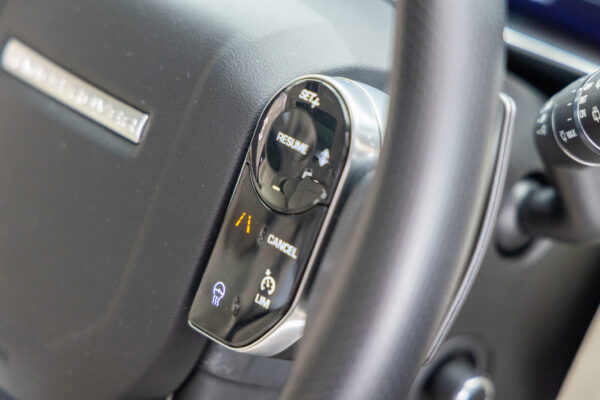 レンジローバースポーツ HSE(ディーゼル300PS) 4WD