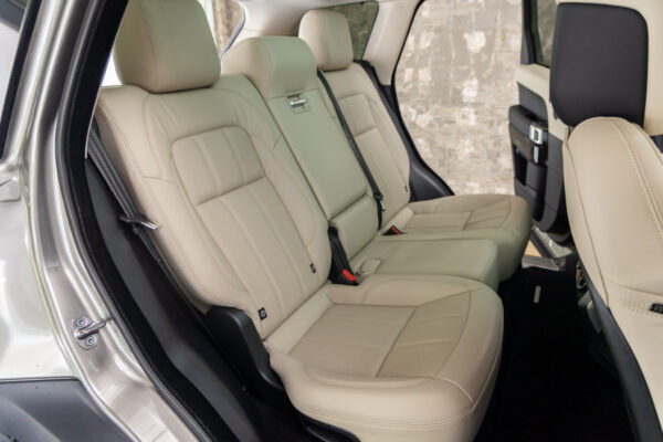 レンジローバースポーツ HSE(ディーゼル300PS) 4WD