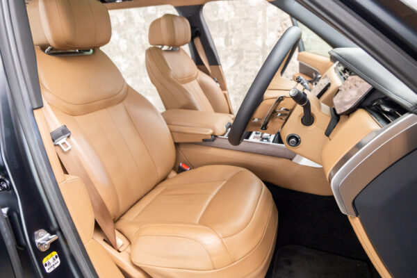 レンジローバー オートバイオグラフィ3.0L D300 SWB 4WD
