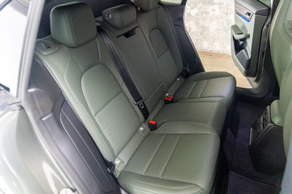 マカンエレクトロ 4 4WD