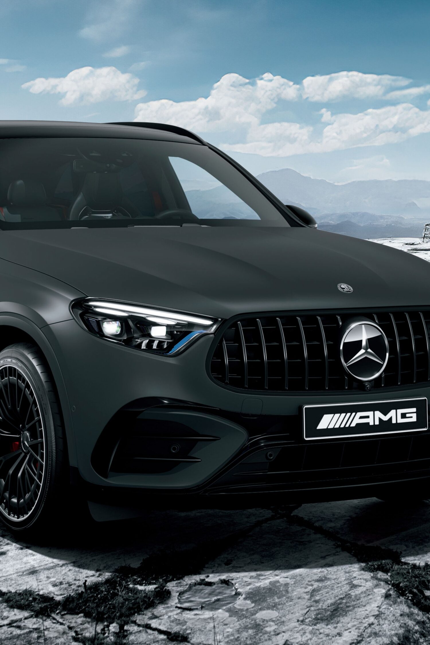 メルセデスAMGは「GLC43」/「GLC43クーペ」に計250台の限定車「エディションダイナミック+」を発表。迫力ある外装に洗練させた特別感を演出している。