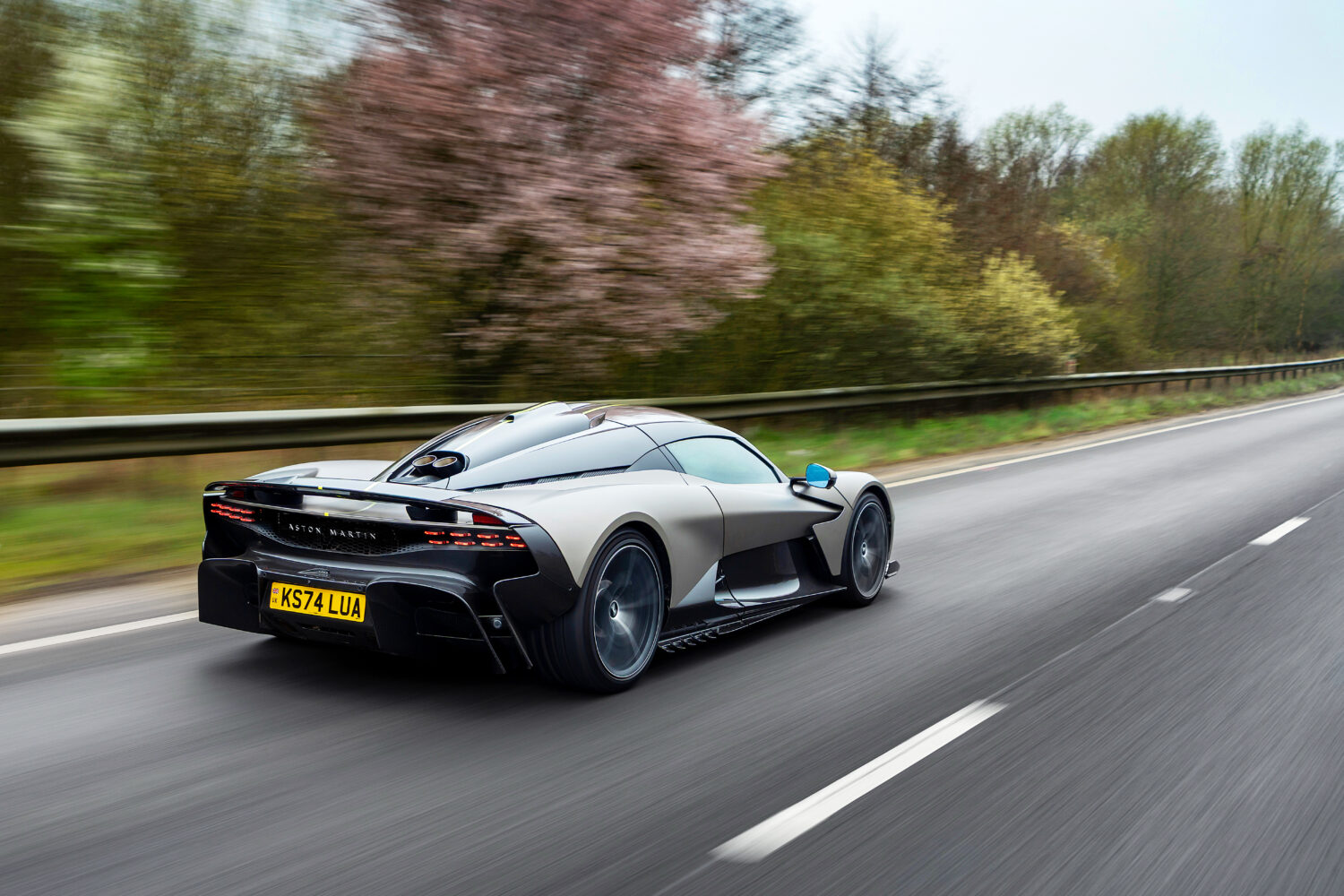 アストン・マーティン・ヴァルハラ　限定999台のみとなる究極のスーパーカー