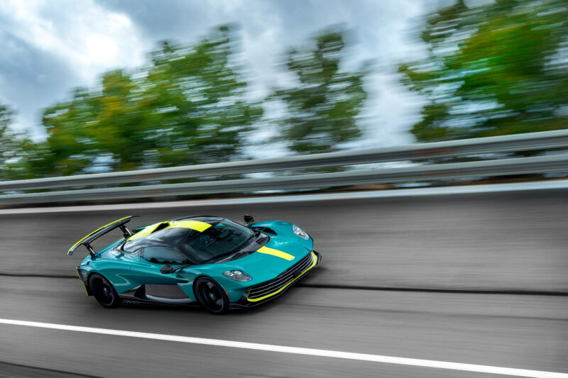アストン・マーティン・ヴァルハラ　限定999台のみとなる究極のスーパーカー