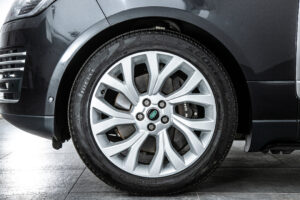レンジローバー オートバイオグラフィ P400e (PHEV 404PS) 4WD