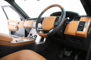 レンジローバー オートバイオグラフィ P400e (PHEV 404PS) 4WD
