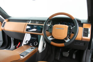 レンジローバー オートバイオグラフィ P400e (PHEV 404PS) 4WD
