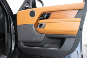 レンジローバー オートバイオグラフィ P400e (PHEV 404PS) 4WD